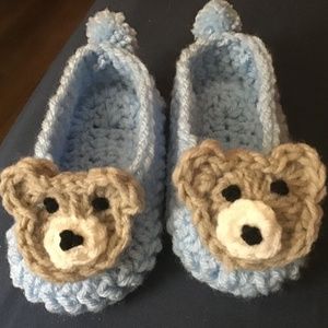 💗💕Love These💕💗. Bear booties for the little one.